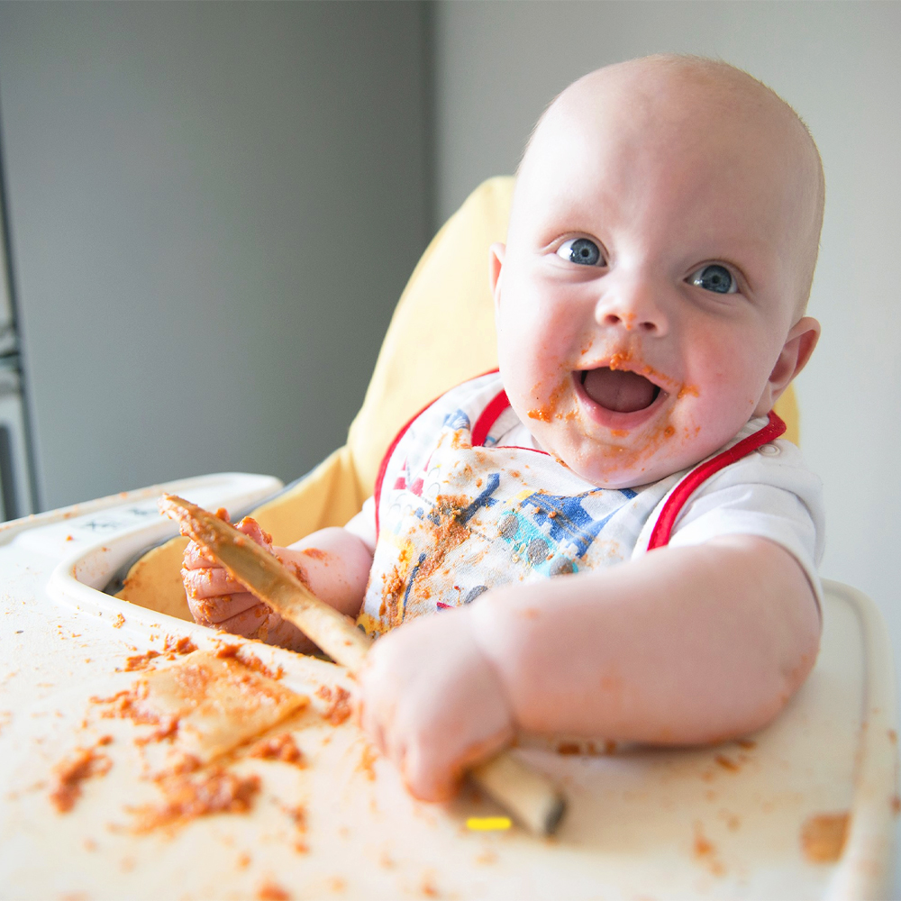 Bebé comiendo